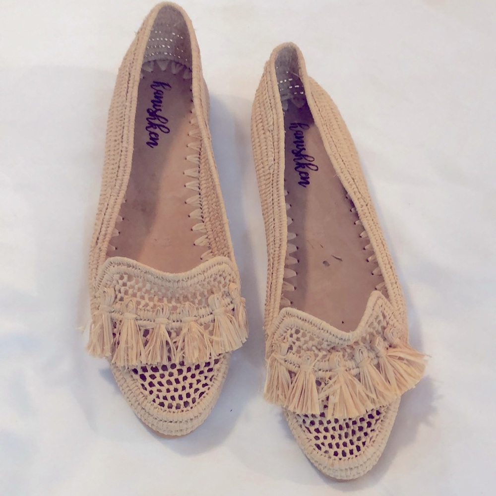 NWOT Hanishken Natural Raffia Women’s Loafers/Moccasins with Tassels Size 8
